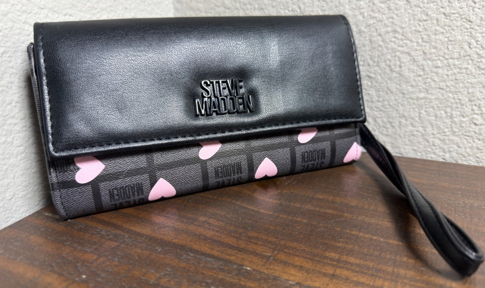Steve Madden Black Pink Hearts Logo Print Wallet Wristlet Clutch Faux Leather